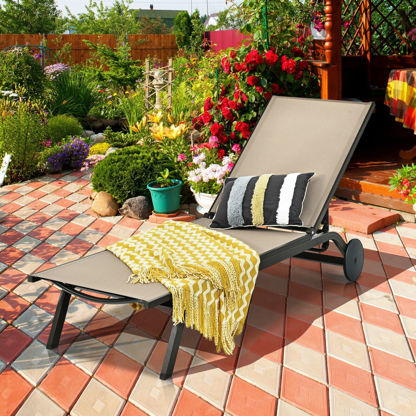 Adjustable Outdoor Chaise Lounge Chair with Wheels