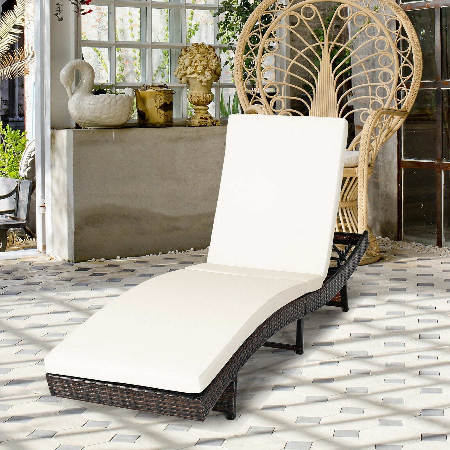 Folding Chaise Lounge with 5-Position Adjustable Backrest
