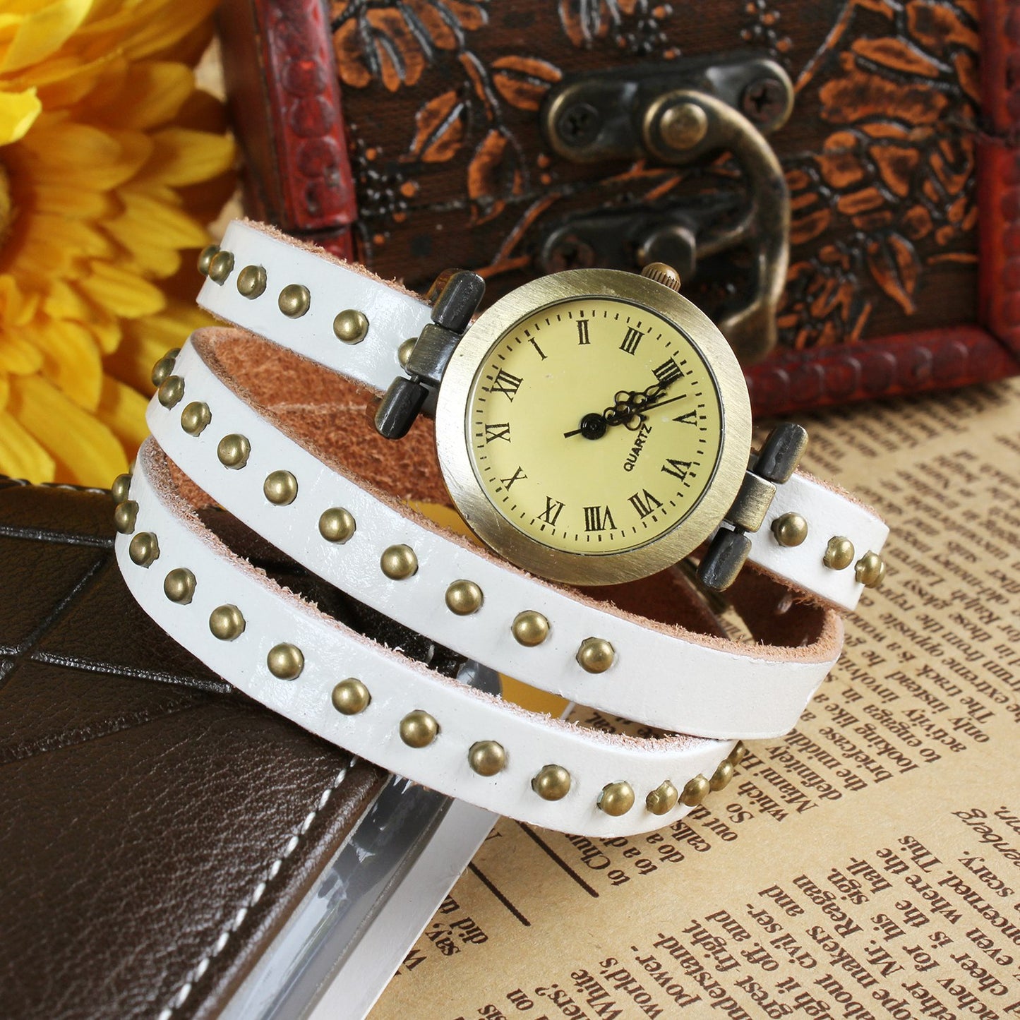 Fashionable Leather Belt Retro Watch